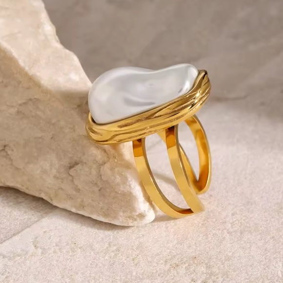 Anthropologe unique adjustable Gold ring with Pearl Accents - Picture 1 of 10